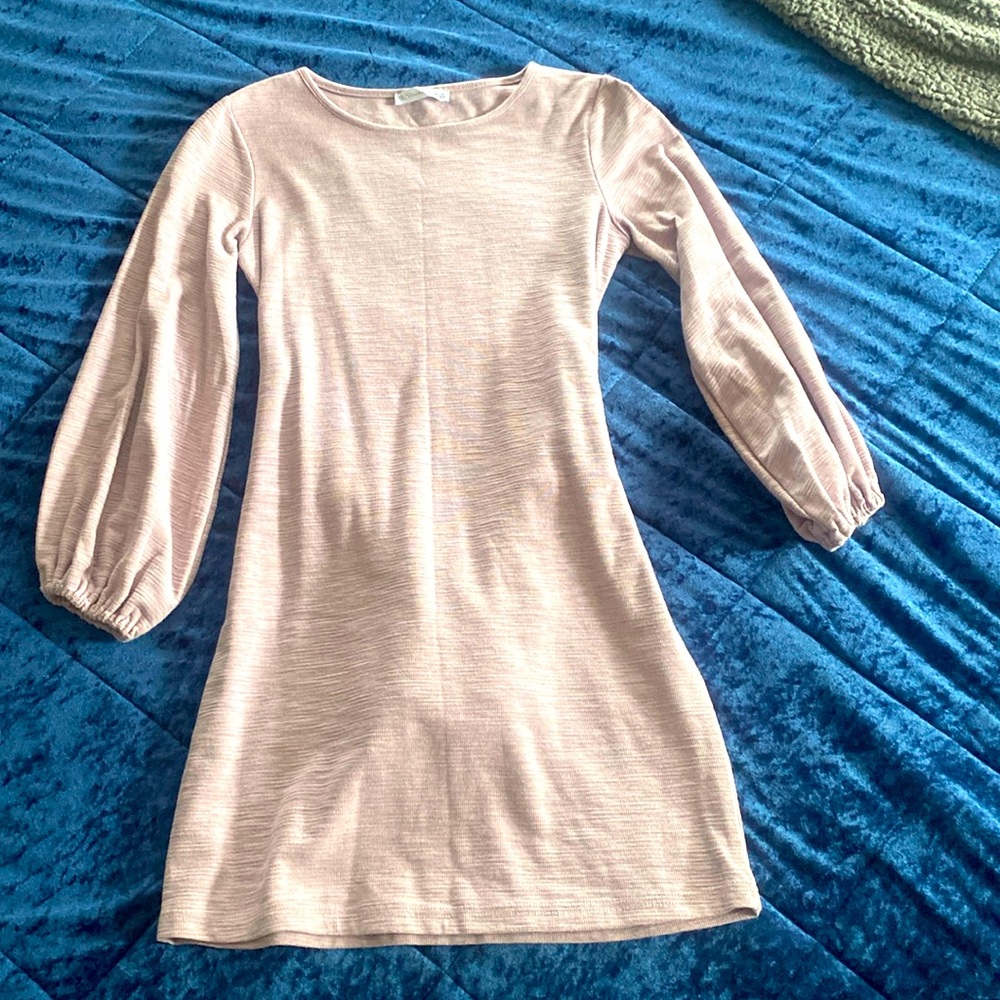 Small purple dress, bow tie in the back